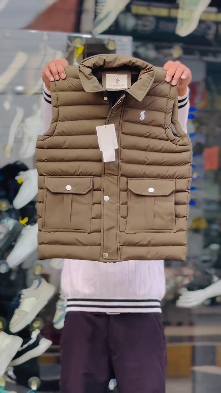 Men’s Sleeveless Brown Puffer Jacket Polo – Stylish, Warm & Versatile Layering Essential
