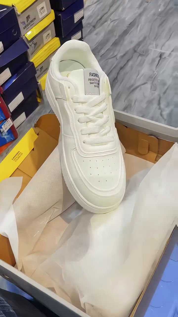 Women’s Versatile White Leather Shoes – Breathable, Stylish & Everyday Comfortable Footwear for All Seasons