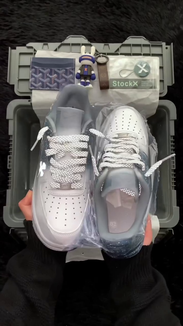 Nike Air Force 1 Low Athletic Club – Light Smoke Grey & Silver Sneakers for Timeless Streetwear Style